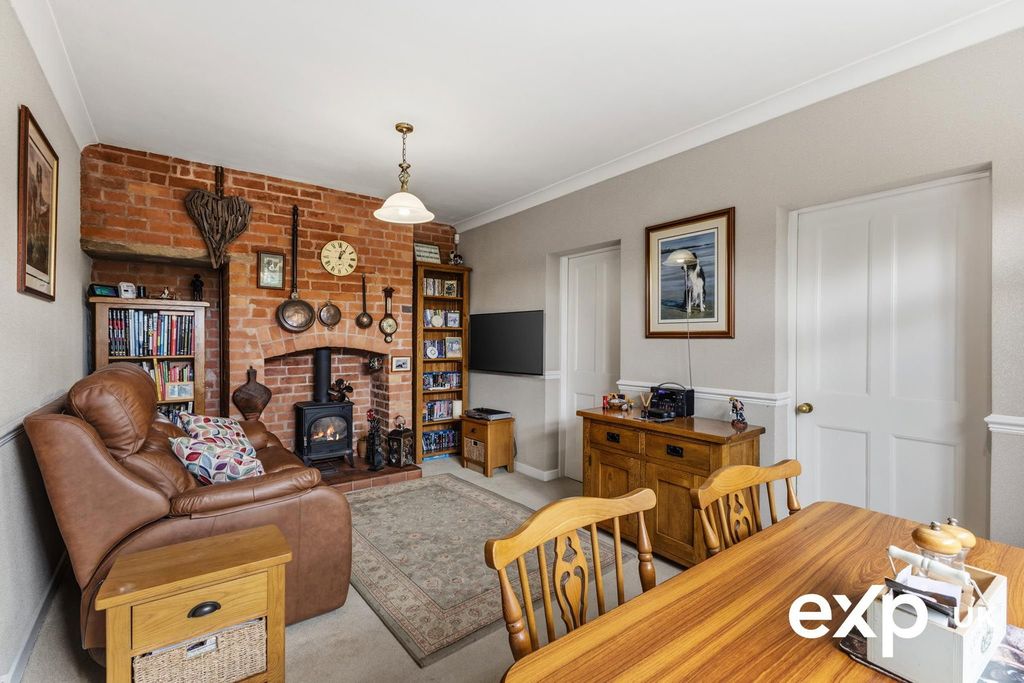 Property photo 2 of 30