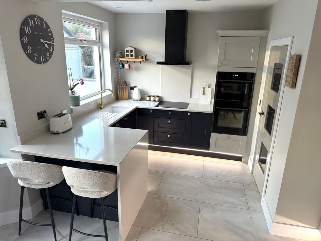 Property photo 2 of 29