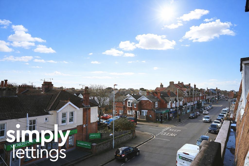 Property photo 3 of 10 Photo 8