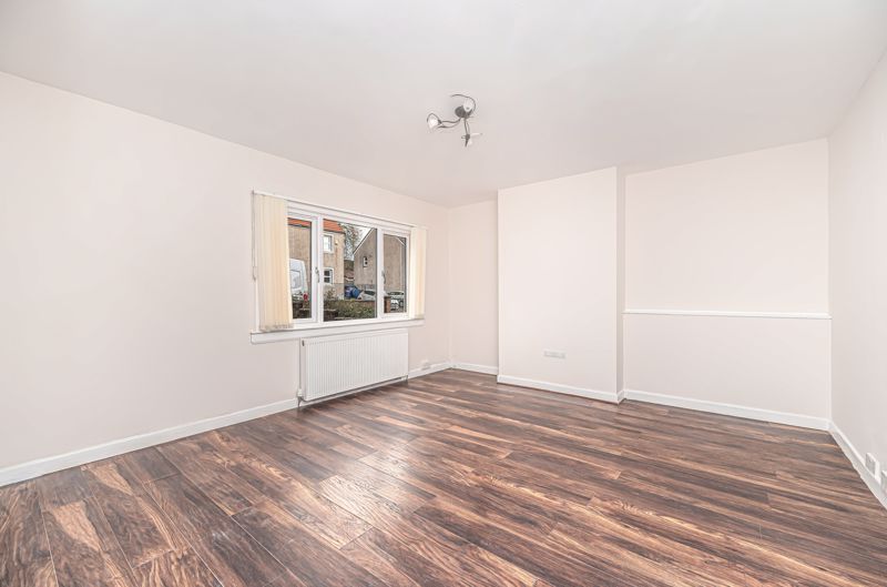 Property photo 3 of 20 Lounge