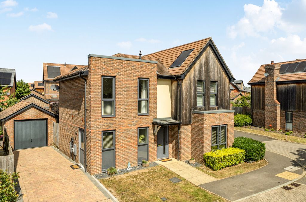 Property photo 1 of 27 1484622-1-6A44E9E...