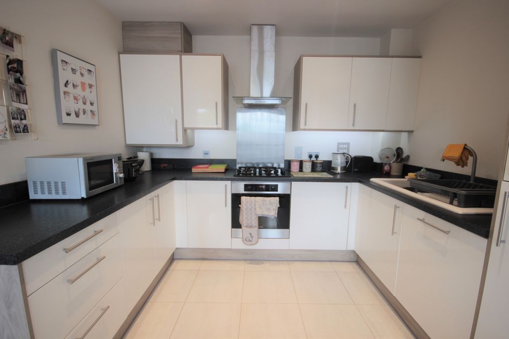 Property photo 3 of 9 Image