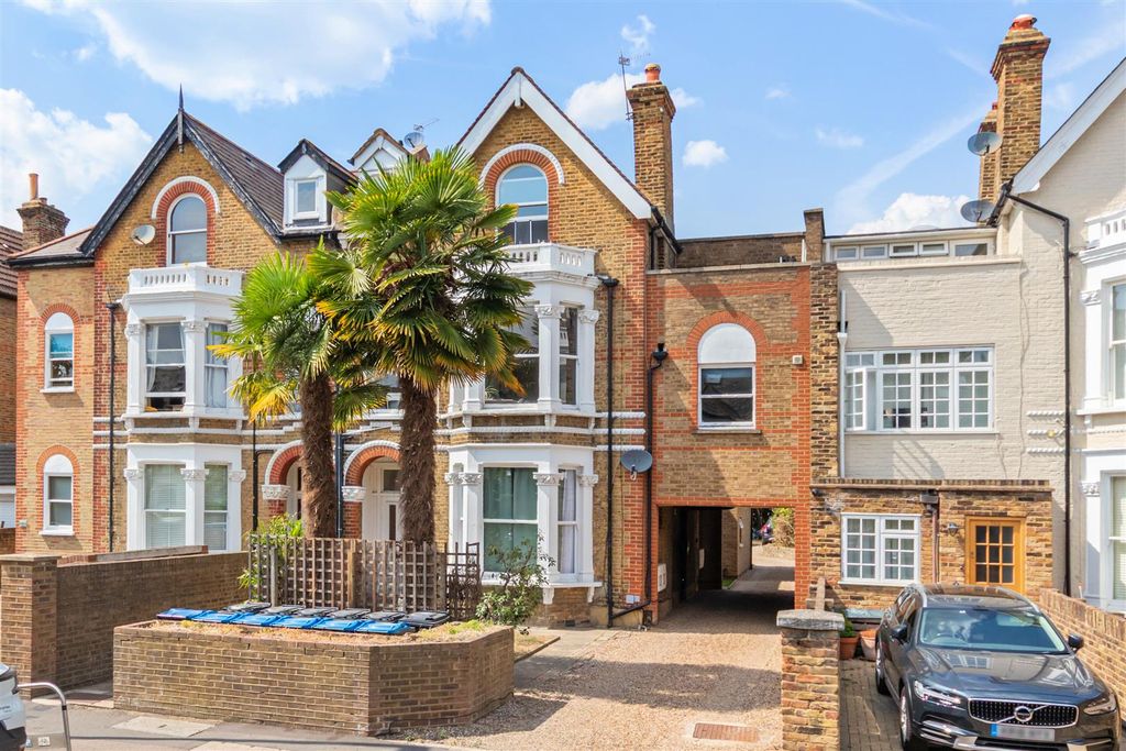 Property photo 1 of 11 External