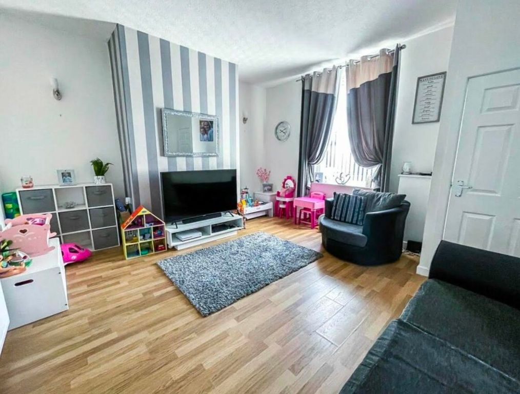 Property photo 2 of 9