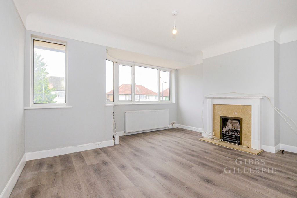 Property photo 3 of 15 Pbox-Img.Jpg