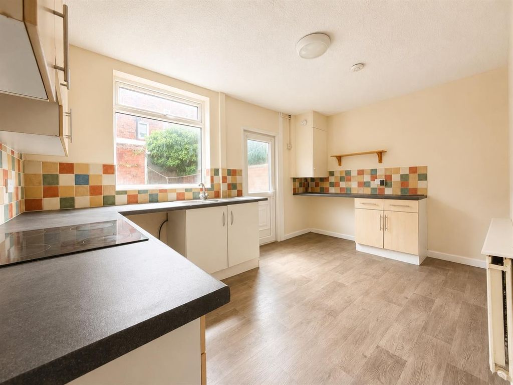 Property photo 1 of 10 4