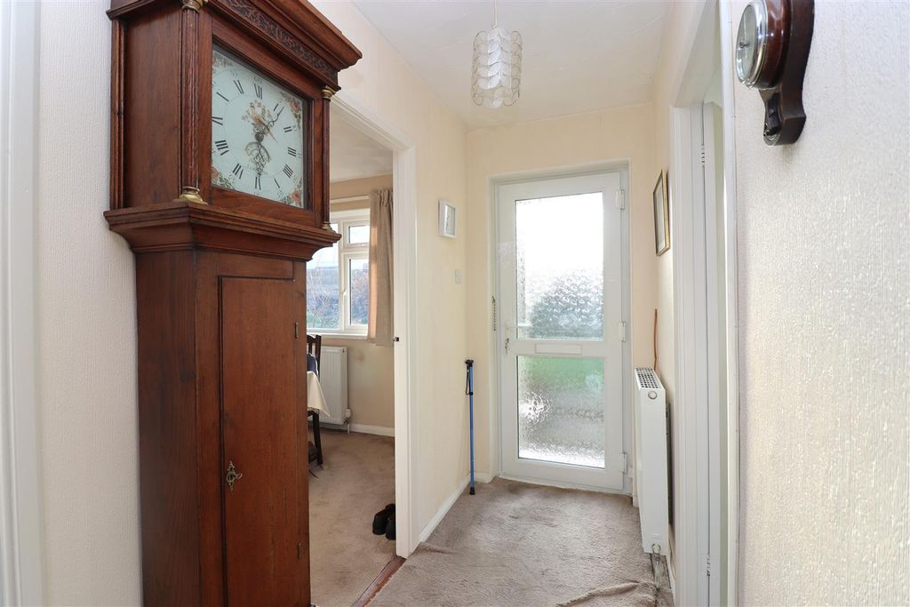 Property photo 3 of 12 Hallway