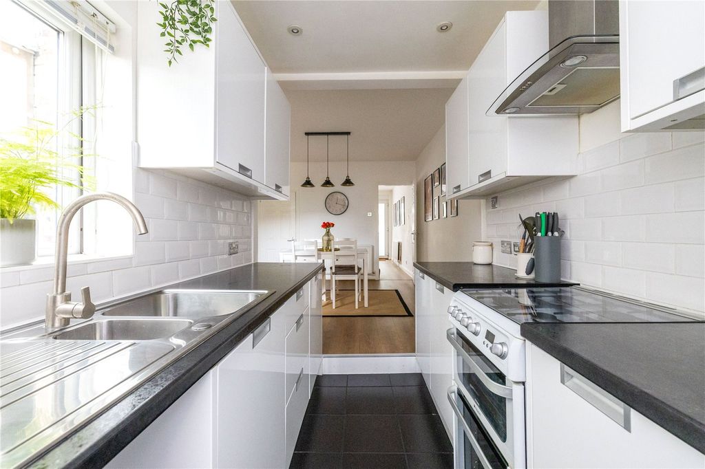 Property photo 3 of 21 Kitchen