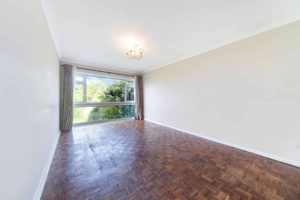 Property photo 2 of 16 Picture No. 05