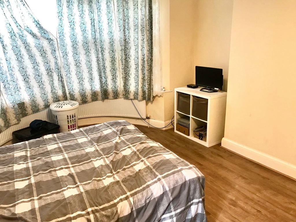 Property photo 3 of 10 Photo 3