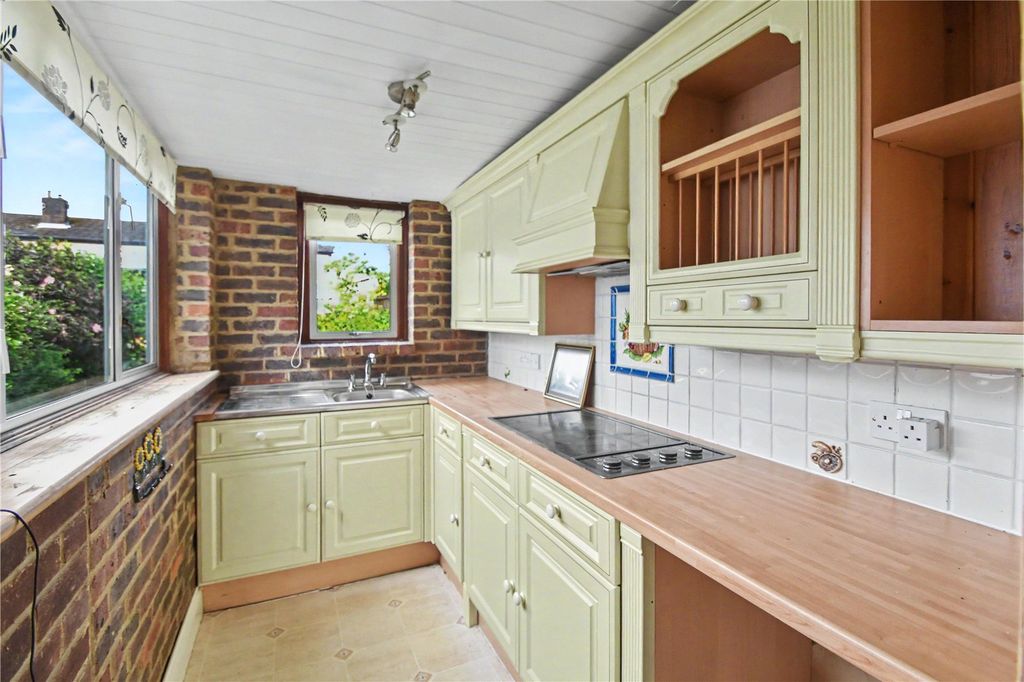 Property photo 2 of 16 Picture No. 27