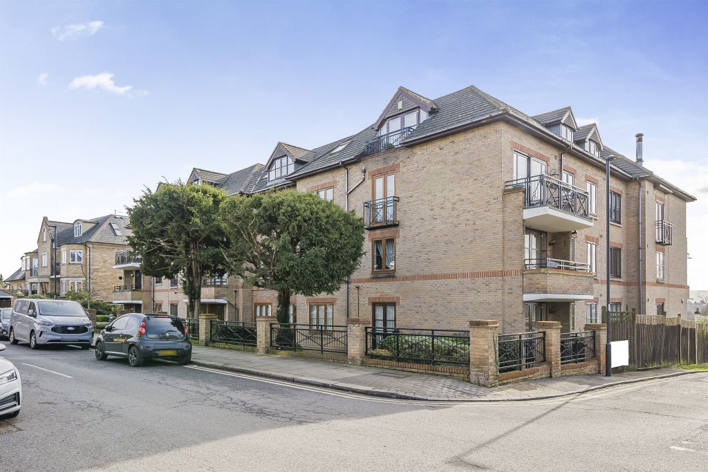 Additional image 16 of 3 bed penthouse for saleCrescent Road, Enfield EN2