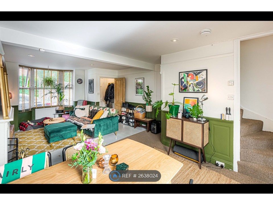 Property photo 2 of 24