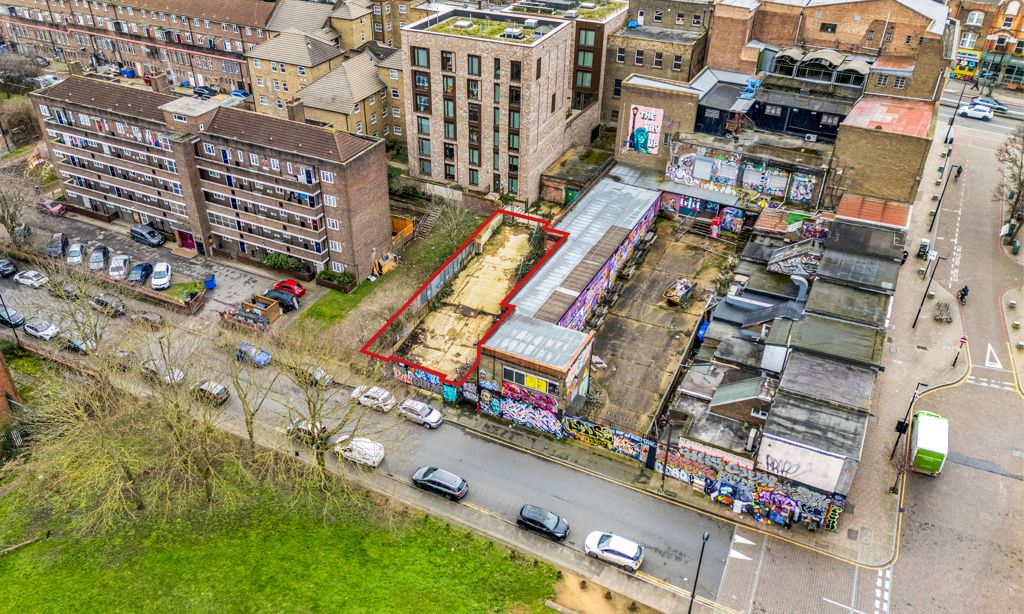 Property photo 1 of 7 Photo 7