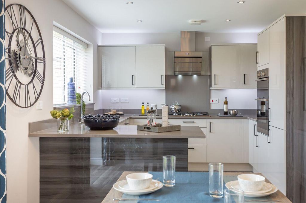 Property photo 3 of 17 808H_0M8.Jpg