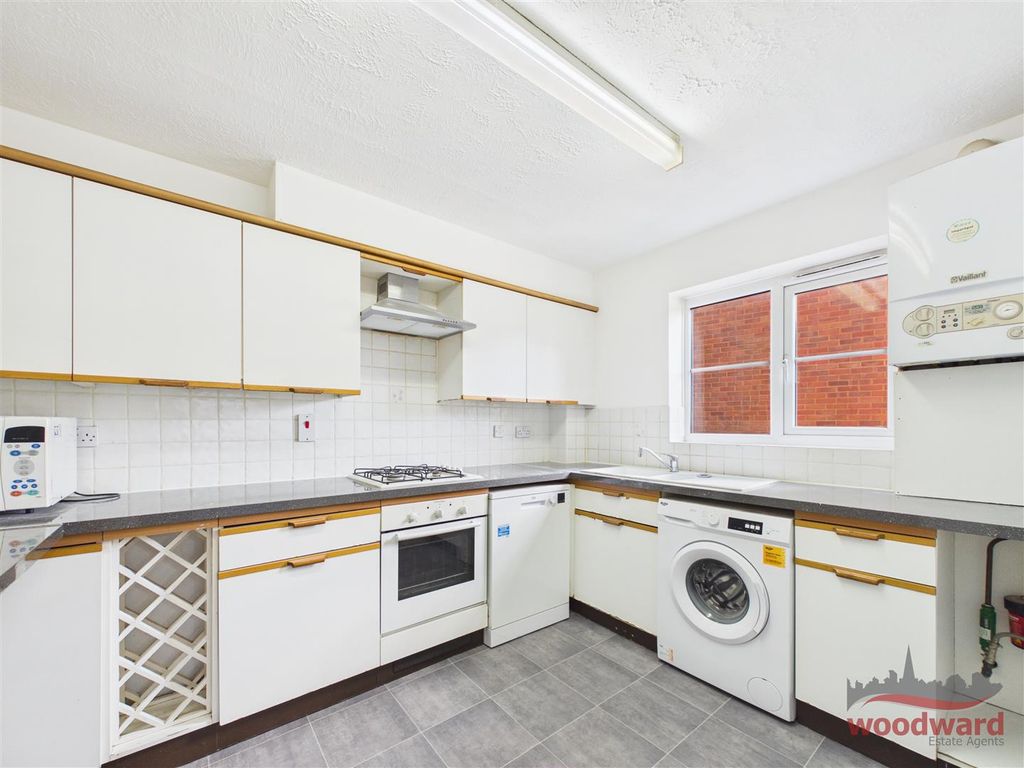 Property photo 2 of 15 Cam05267G0-Pr0246-Still015.Jpg