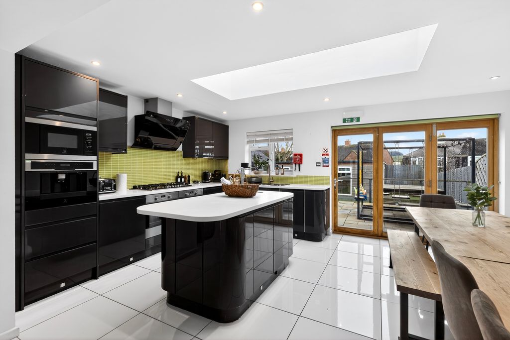 Property photo 1 of 35