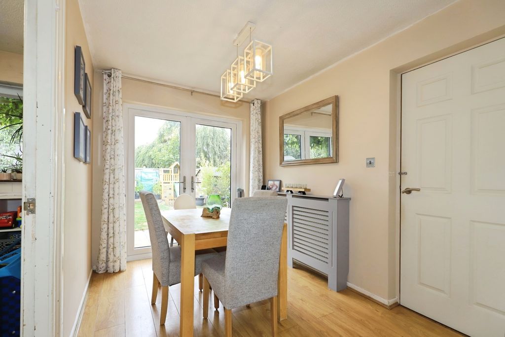 Property photo 3 of 20 Dining Room