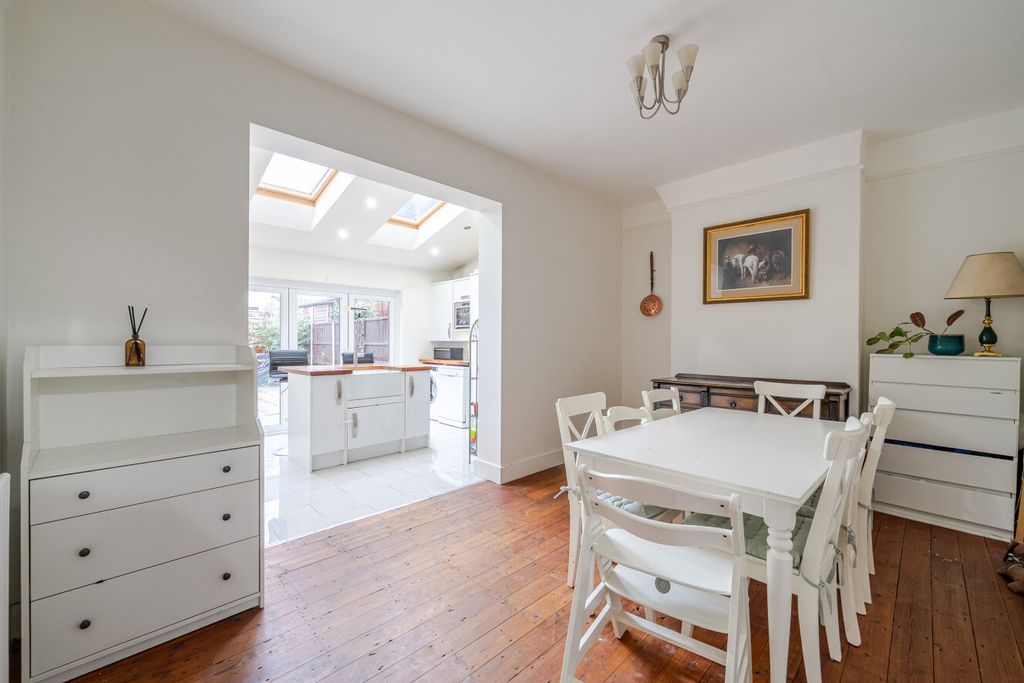 Property photo 3 of 13 1401375-17-697201...