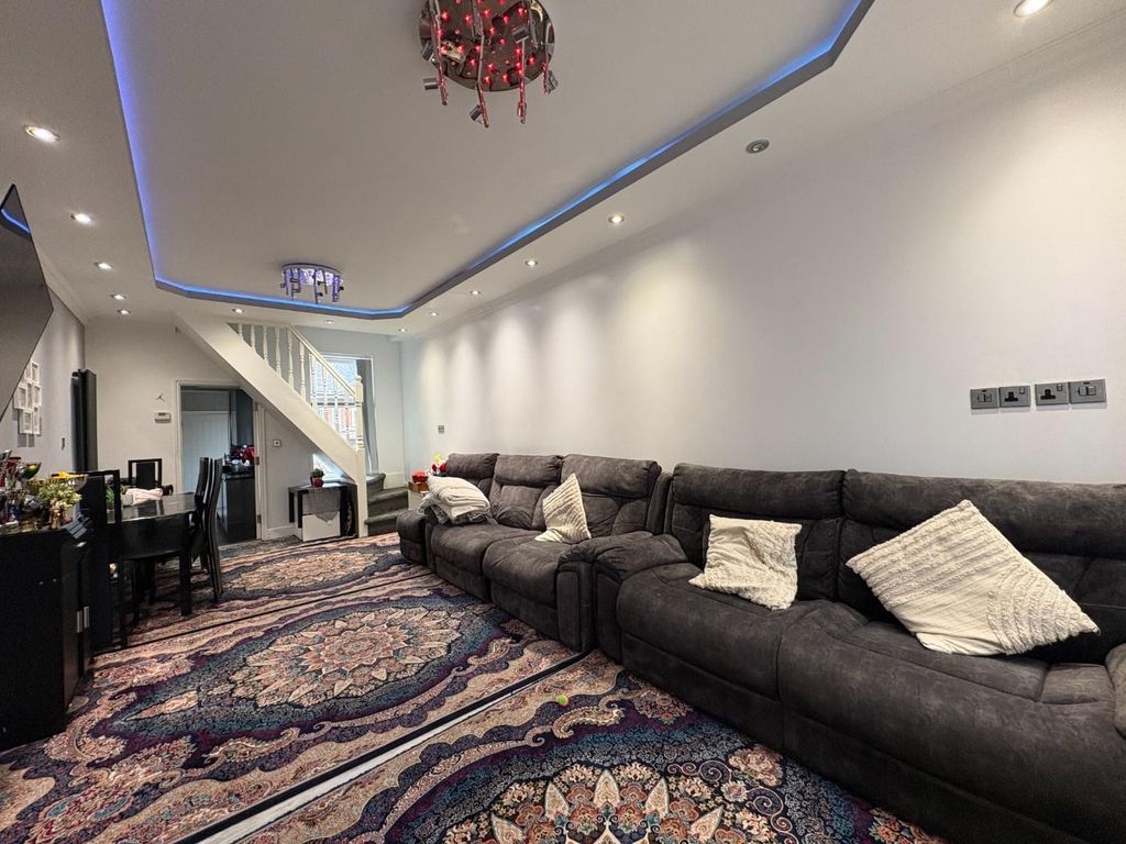 Property photo 3 of 15 Living Room