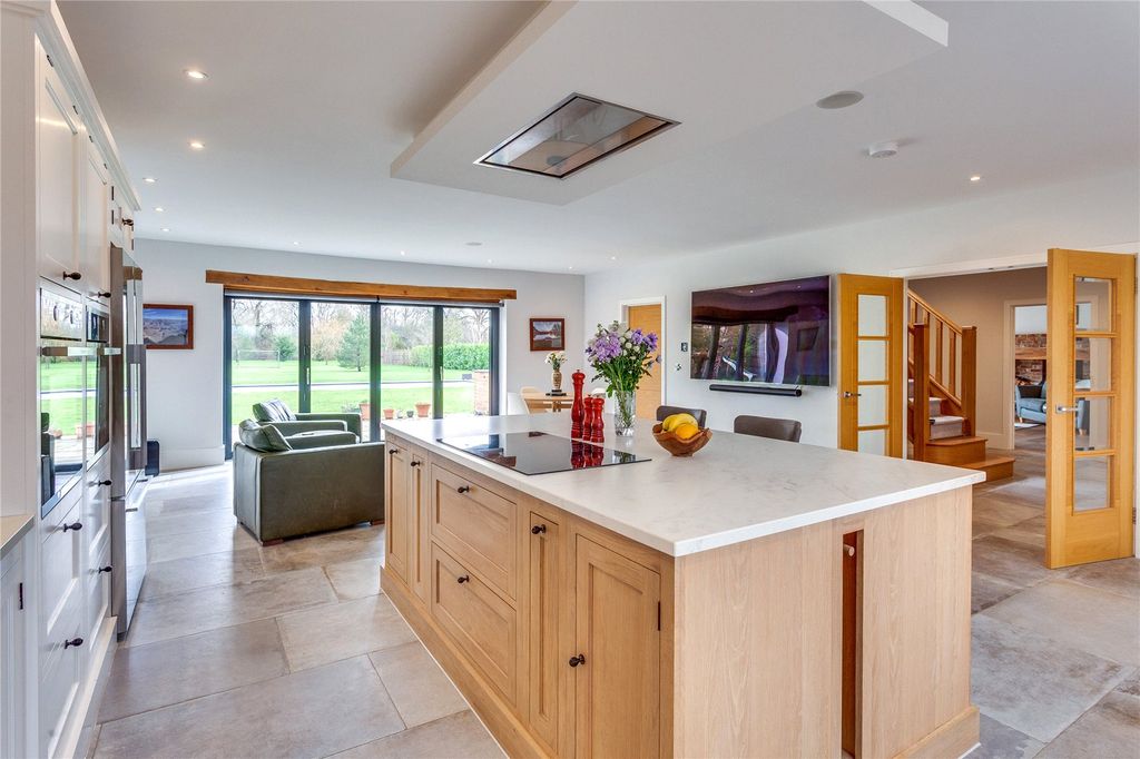 Property photo 2 of 22 Picture No. 26