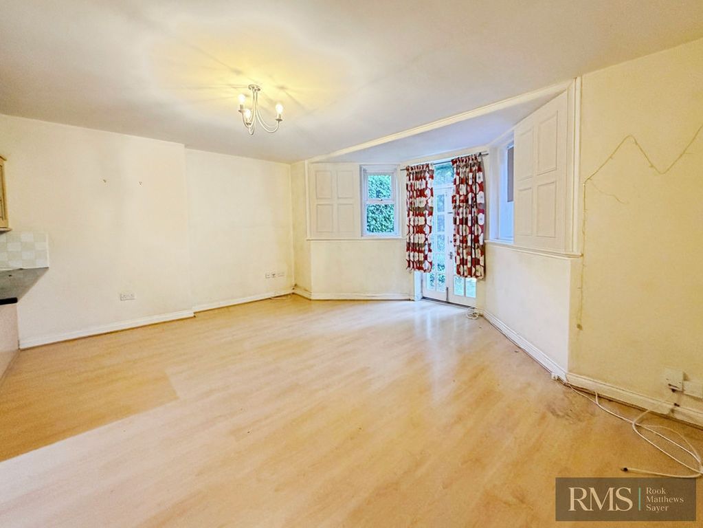 Property photo 2 of 11 Photo 11