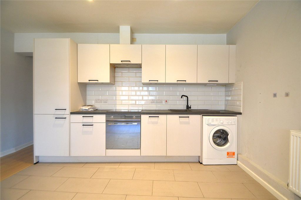 Property photo 3 of 8 Picture No. 05