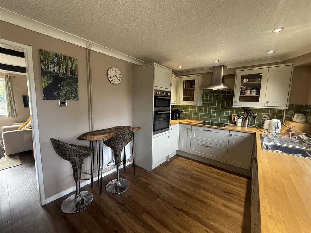 Property photo 3 of 15 Kitchen