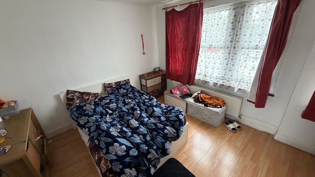 Property photo 2 of 3