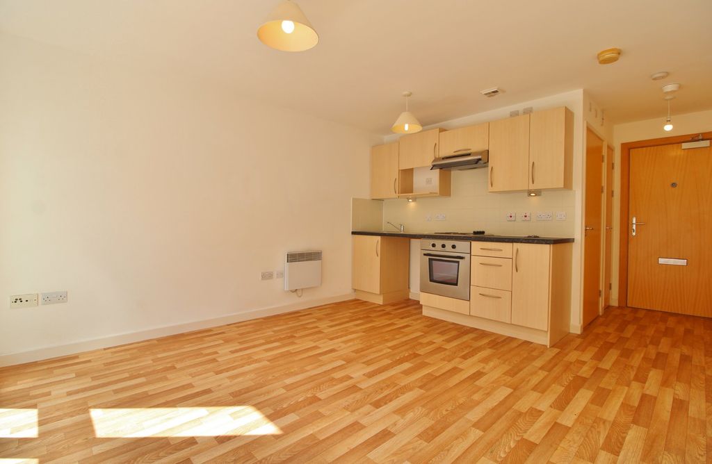 Property photo 3 of 6
