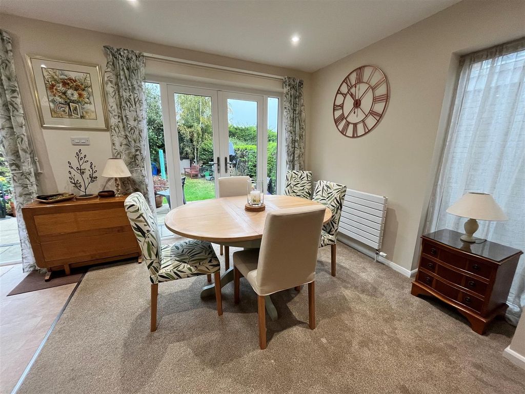 Additional image 4 of 4 bed property for saleBrooklands Close, Daventry NN11