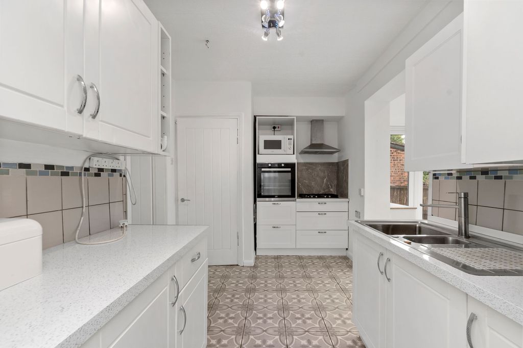 Property photo 3 of 21