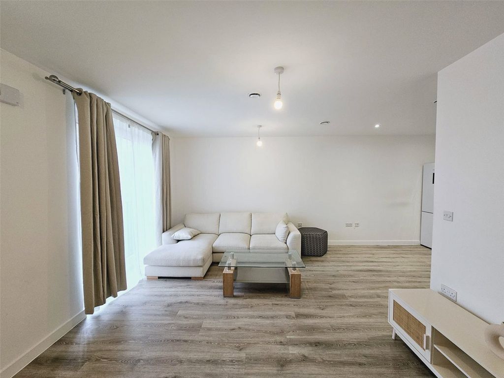 Property photo 3 of 7 Picture No. 02