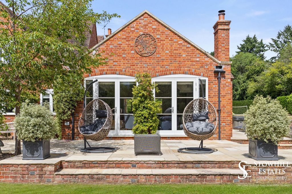 Property photo 2 of 41 Orangery Terrace