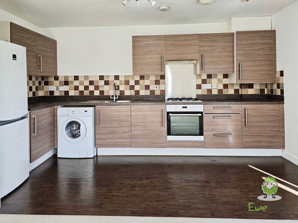 Property photo 2 of 10 Ewemove Basingstoke Lettings - St Catherine Road -