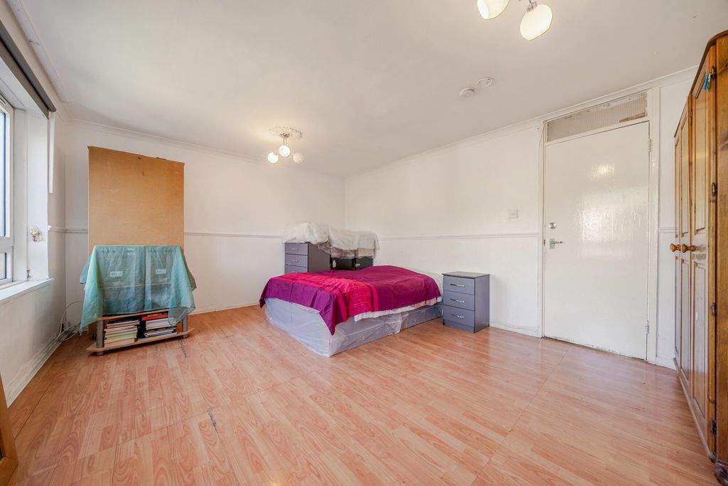 Property photo 3 of 16 1446180-14-69F470...