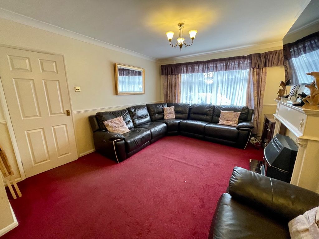 Property photo 3 of 14 4765023