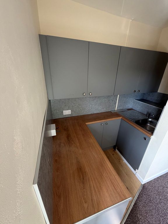 Property photo 1 of 6 Kitchen