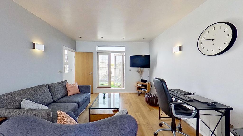 Property photo 2 of 15 25-The-Retreat-Furmage-Street-06222026_200656.Jpg