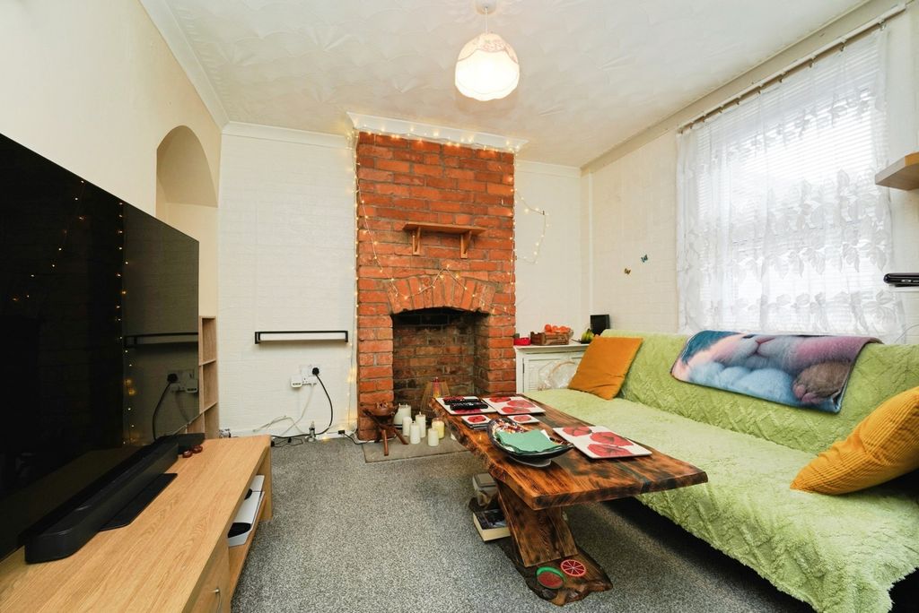 Property photo 3 of 12 Pbox-Img.Jpg