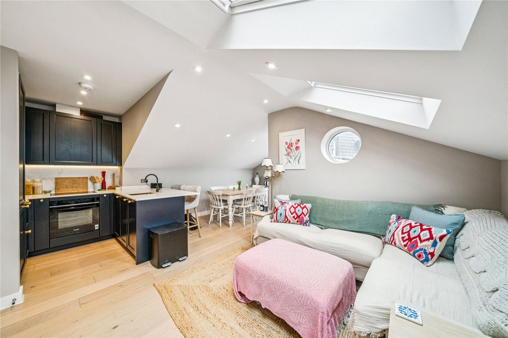 Property photo 3 of 6 Picture No. 04