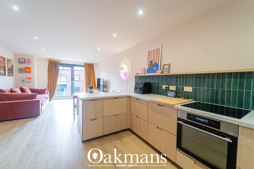 Property photo 2 of 18 Picture No. 15