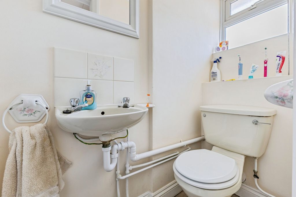 Property photo 2 of 20