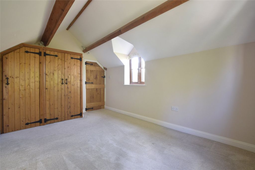 Property photo 2 of 15 Picture No. 17