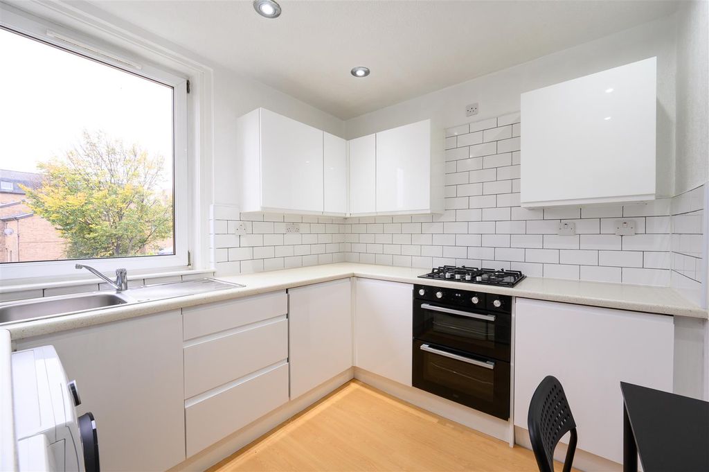 Property photo 3 of 17 Sunnybank14-19.Jpg