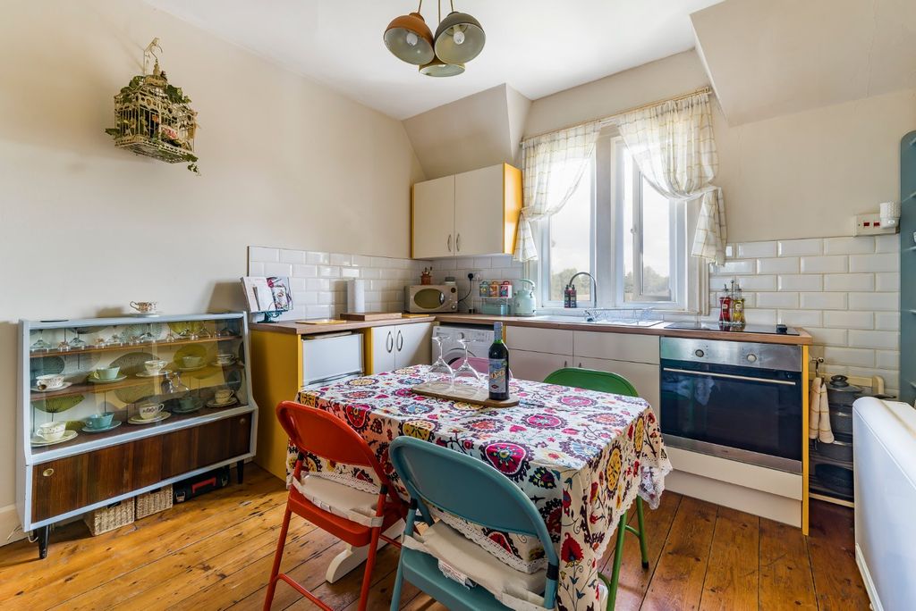 Property photo 3 of 11 Picture No. 02