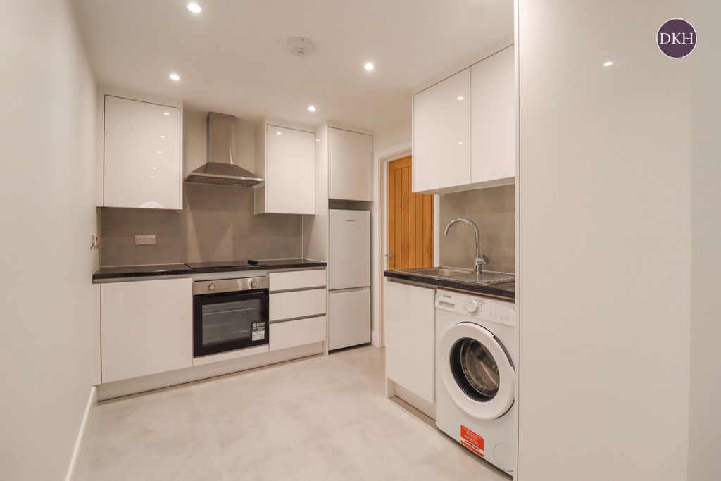 Property photo 3 of 8 Picture No. 02