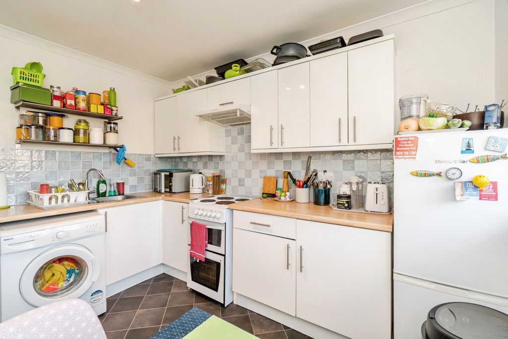 Property photo 3 of 10 Pbox-Img.Jpg