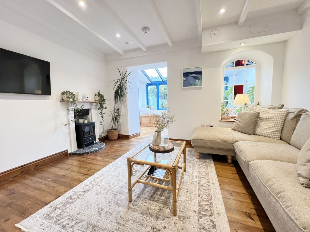 Property photo 3 of 16 Gallery