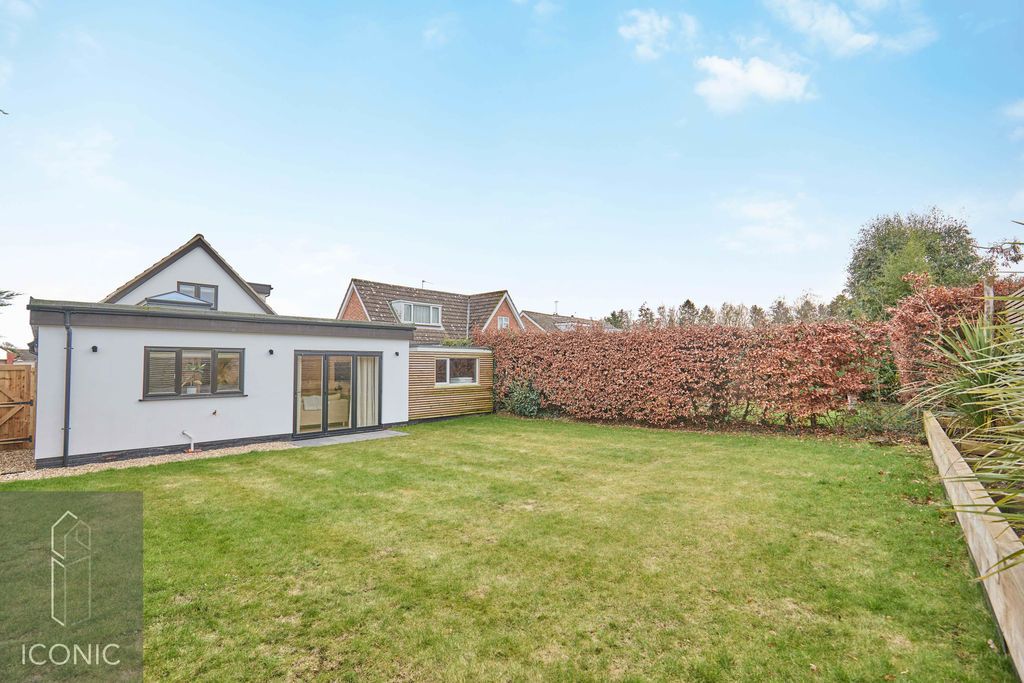 Property photo 3 of 38 Photo 35